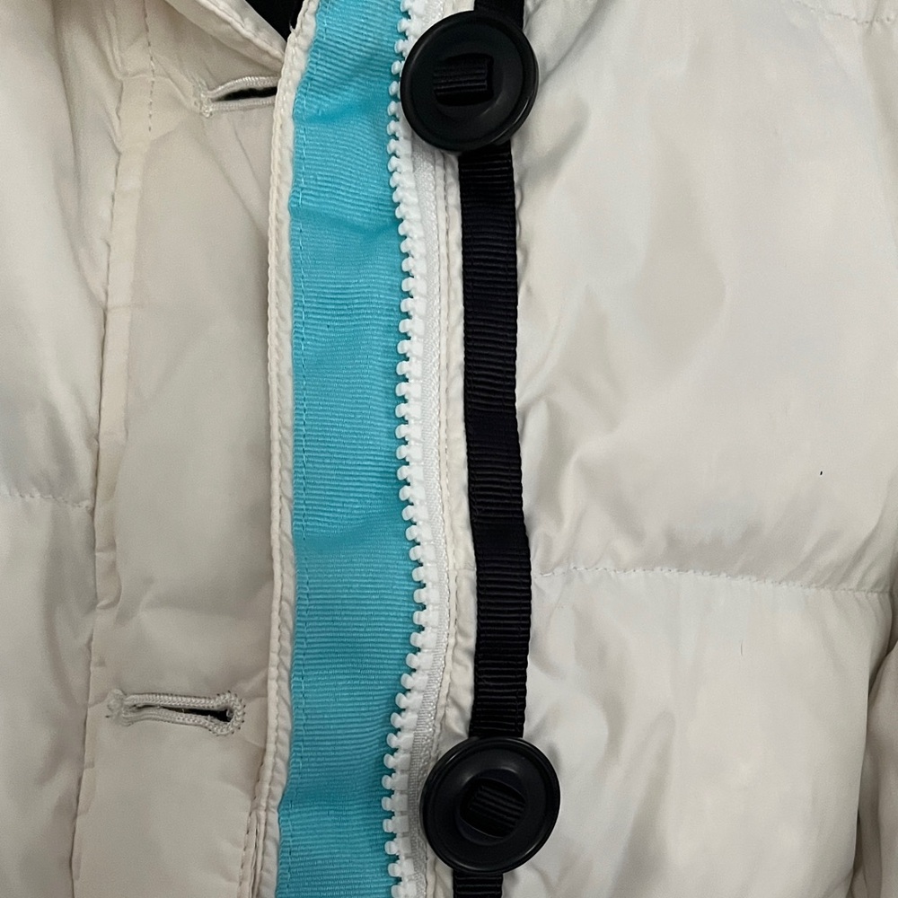 L.L. Bean Women's Cream Puffer Vest with Black Trim - Picture 5 of 7